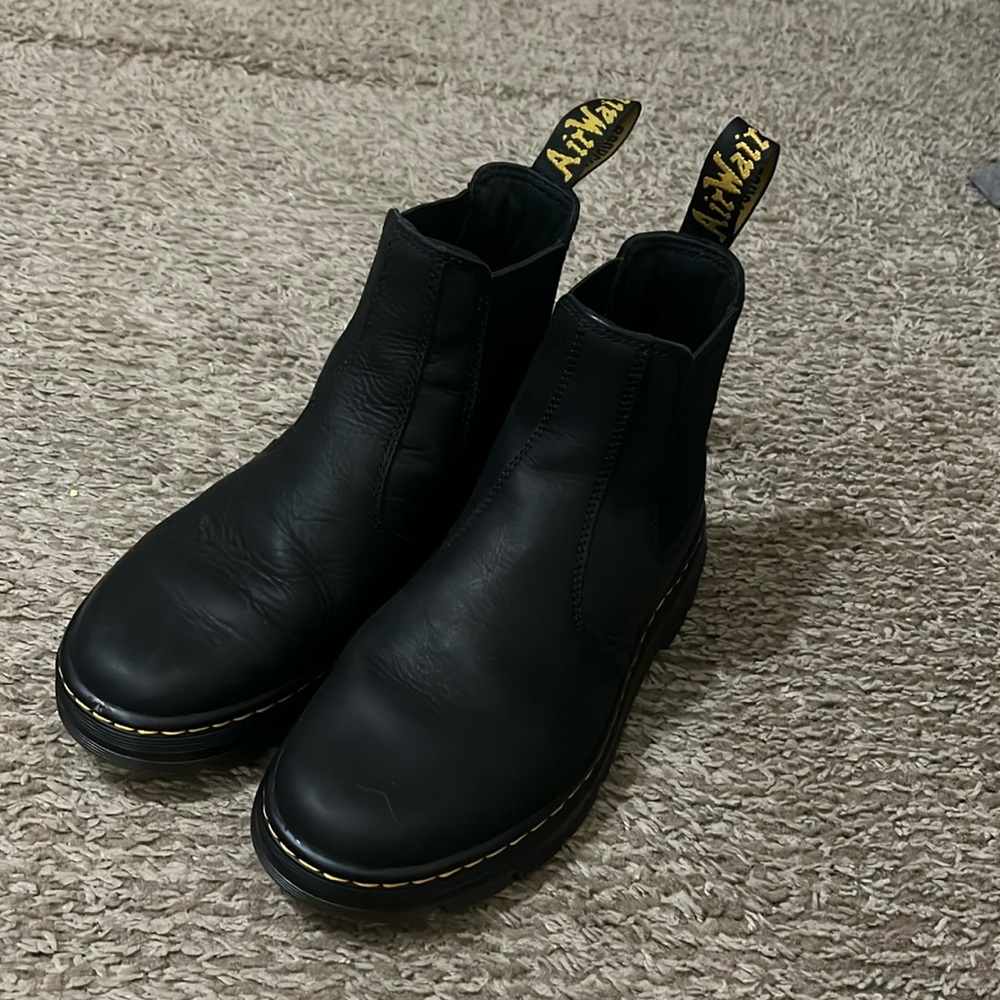 Doc Marten Chelsea boots Dr Martens women’s 8 men’s 7